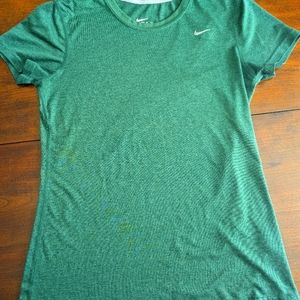 Nike Dri-Fit tshirt Ladies Medium. Green